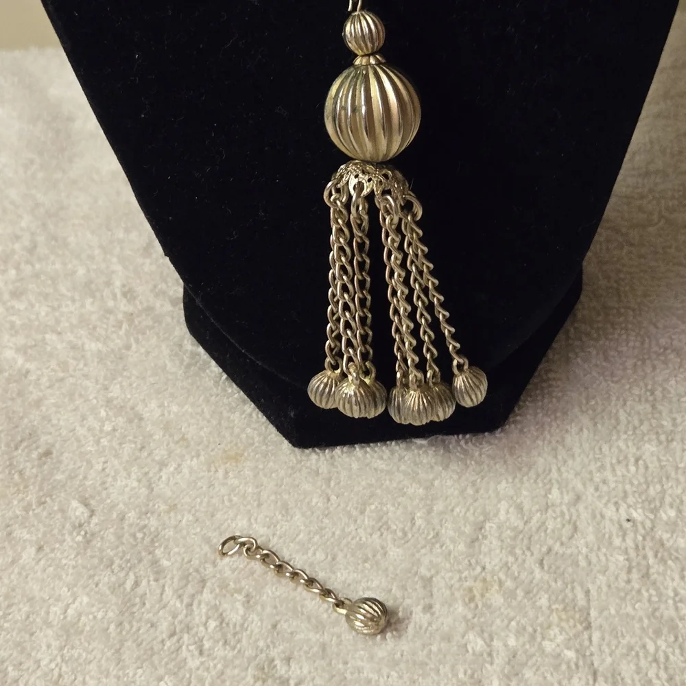 Vintage gold tone necklace